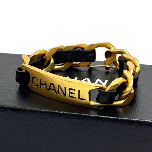 Chanel 95a logo bracelet gold - logo,