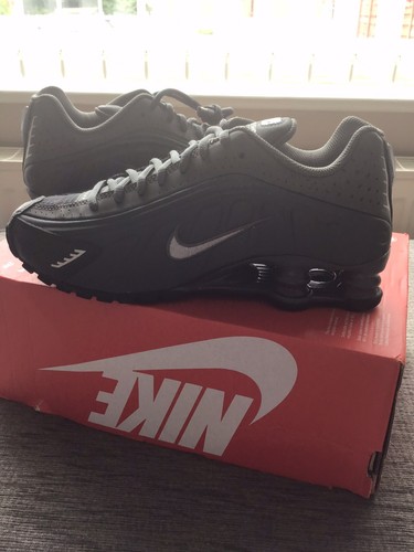 Nike shox black white - shox, r4