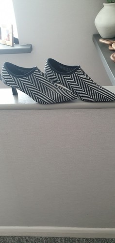 Ladies black white shoes - ,