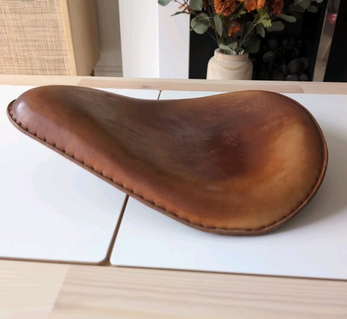 Leather saddle for triumph - saddle,