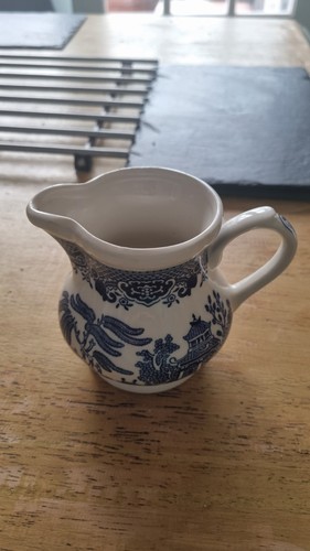 Vintage churchill blue willow - blue,