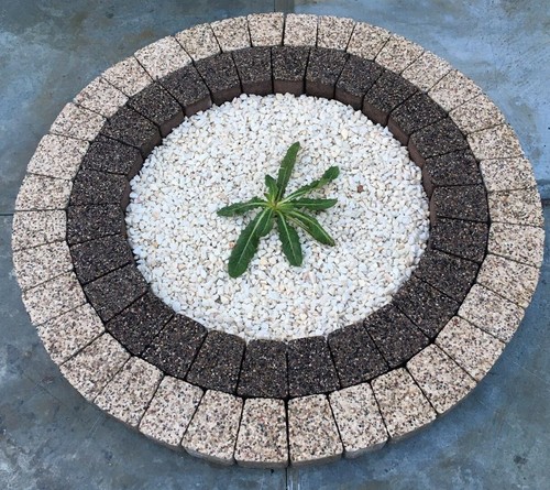 Round garden circle grey - round,