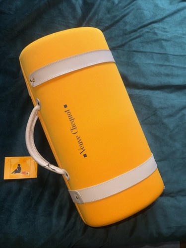 Veuve clicquot case - clicquot,