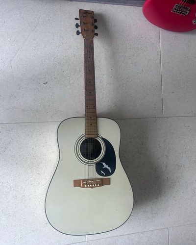 Airline string acoustic - 6-string,