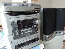 HiFi system with turntable and speakers in good condition