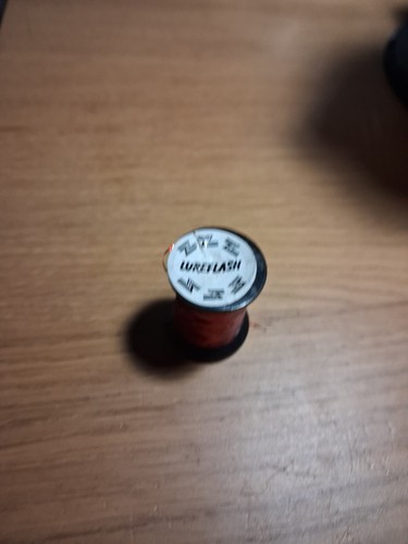 Fly tying holographic red - tying,