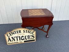 67076 Fancy Chippendale