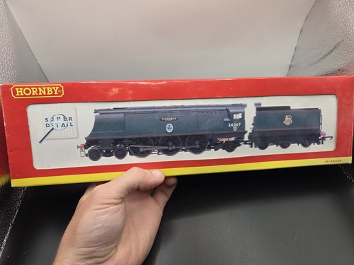 Hornby r2221 battle of - hornby,