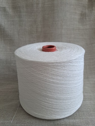Machine knitting yarn
