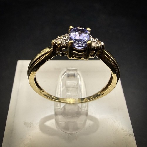 Fully hallmarked 9ct gold - 9ct,