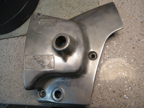 Suzuki 250 sprocket cover - gt,