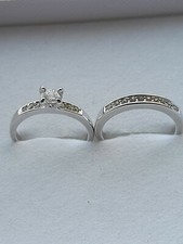 2 Carat simulated diamonds