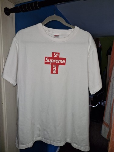 White supreme shirt red - white,