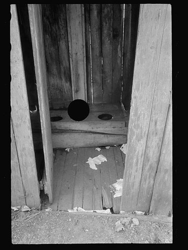 Photo out door outhouse - photo:out,