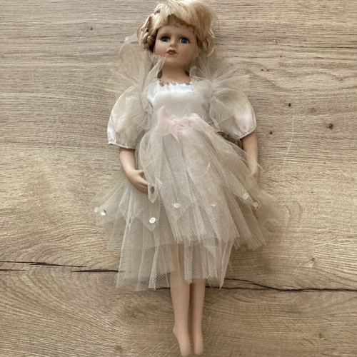 Vintage porcelain ballerina
