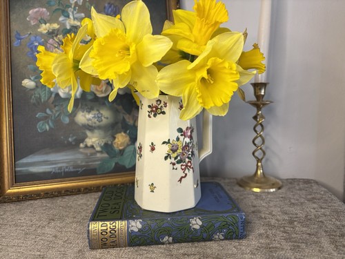 Beautiful vintage royal - beautiful,