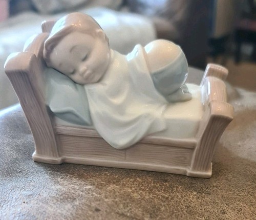 Rare lladro nao snuggle dreams - lladro,