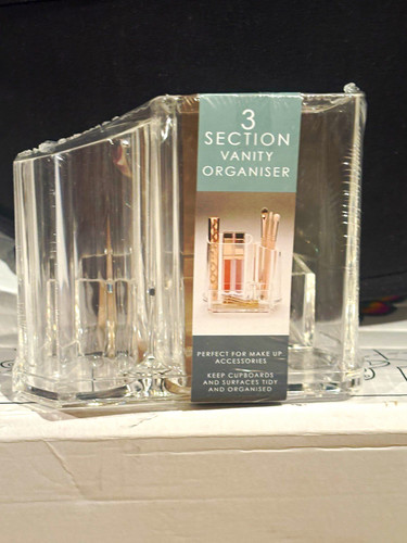 Clear plastic compartment - clear,