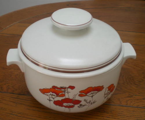 Large serving lidded dish - lidded,