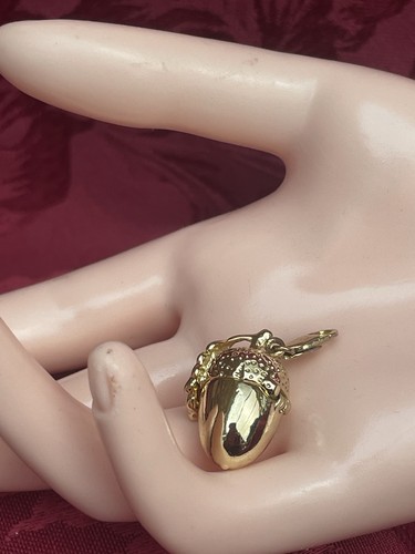 Gold tone acorn - tone, with
