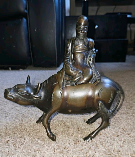 Bronze sculpture depicting