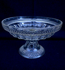 Pressed glass pedestal comport / small cake stand - 23 cm (9") diameter