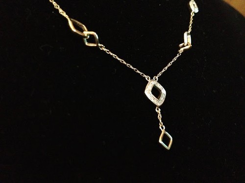 Solid hallmarked 9ct gold - 9ct,