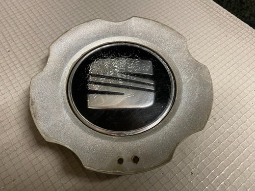 Seat wheel centre cap