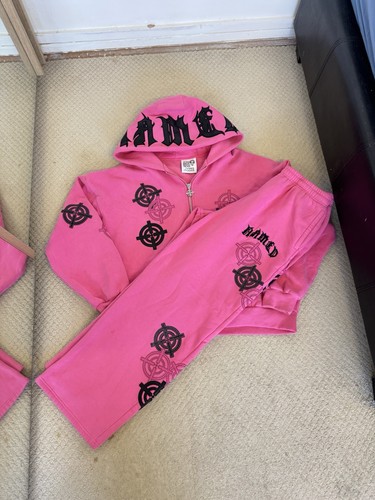 Named collective pink target - named,