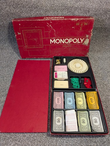 Monopoly deluxe family board - monopoly,