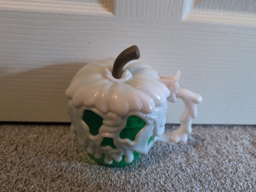 Disney parks poison apple - disney,