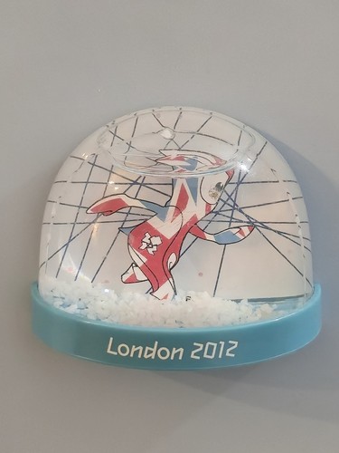 Magnetic snow globe - snow,
