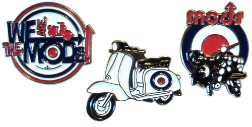 Mod scooterist enamel badge - scooterist,