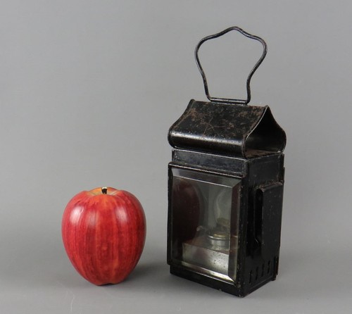 Small antique cart oil - oil, lamp