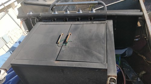 Gas barbecue grill with - gas, half