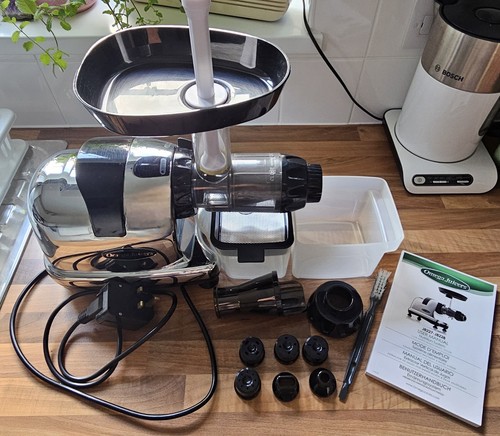 Omega 8008 slow juicer - 8008,