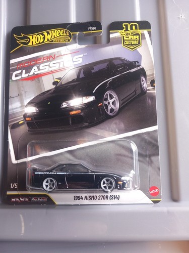 Hot wheels premium car - hot,