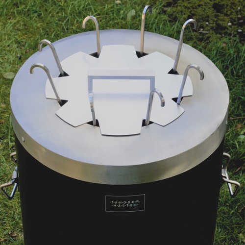 Tandoor lid with handle - with,
