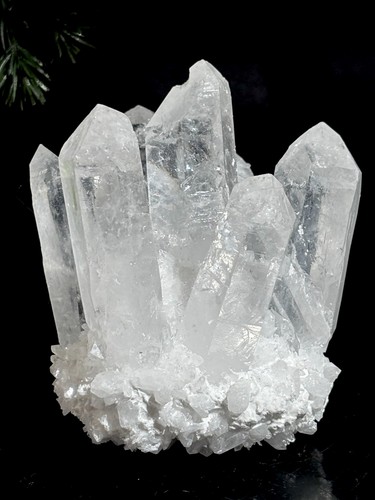 Large 242g clear quartz - clear,