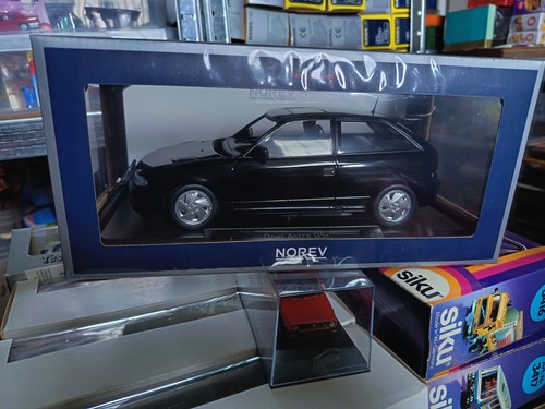 Boxed model norev - 1/18,