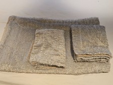 "Cozee Home" blanket with 2