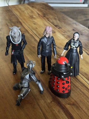 Doctor who action figures - action,