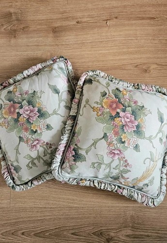Vintage floral frilled - vintage,