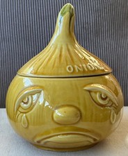 Vintage/Retro Crying Onion Face Pot in Yellow, Fugly, Made in Portugal P3146