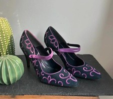 Stunning brand new embroidered