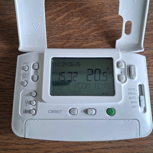 Honeywell cm907 7 day - -, 7-day