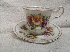 Queens pansy august - pansy,