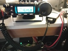 Yaesu FT-857D Amateur Radio Transceiver for HF/VHF/UHF