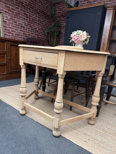 Stripped oak hall - stripped, table