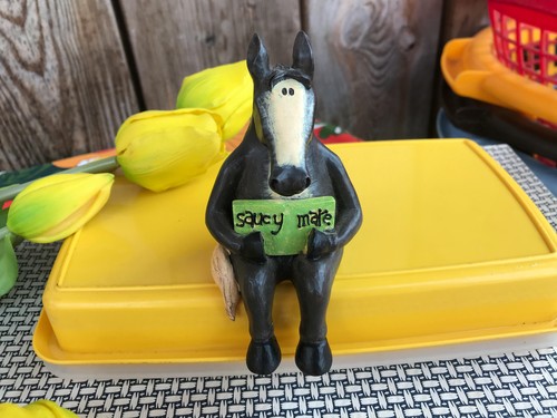 Vintage resin horse saucy - resin, "saucy